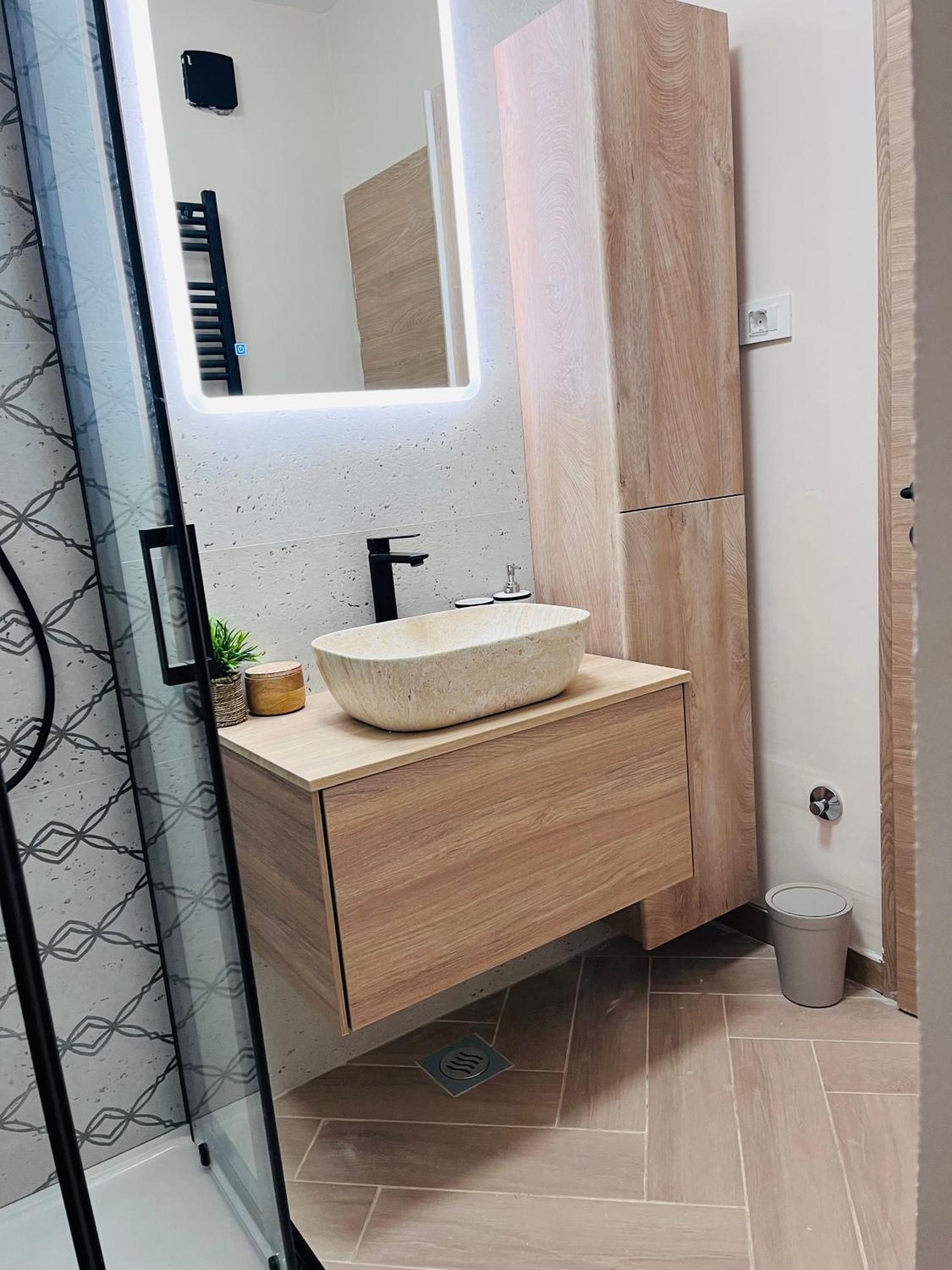King's Square - Free Parking Apartment *