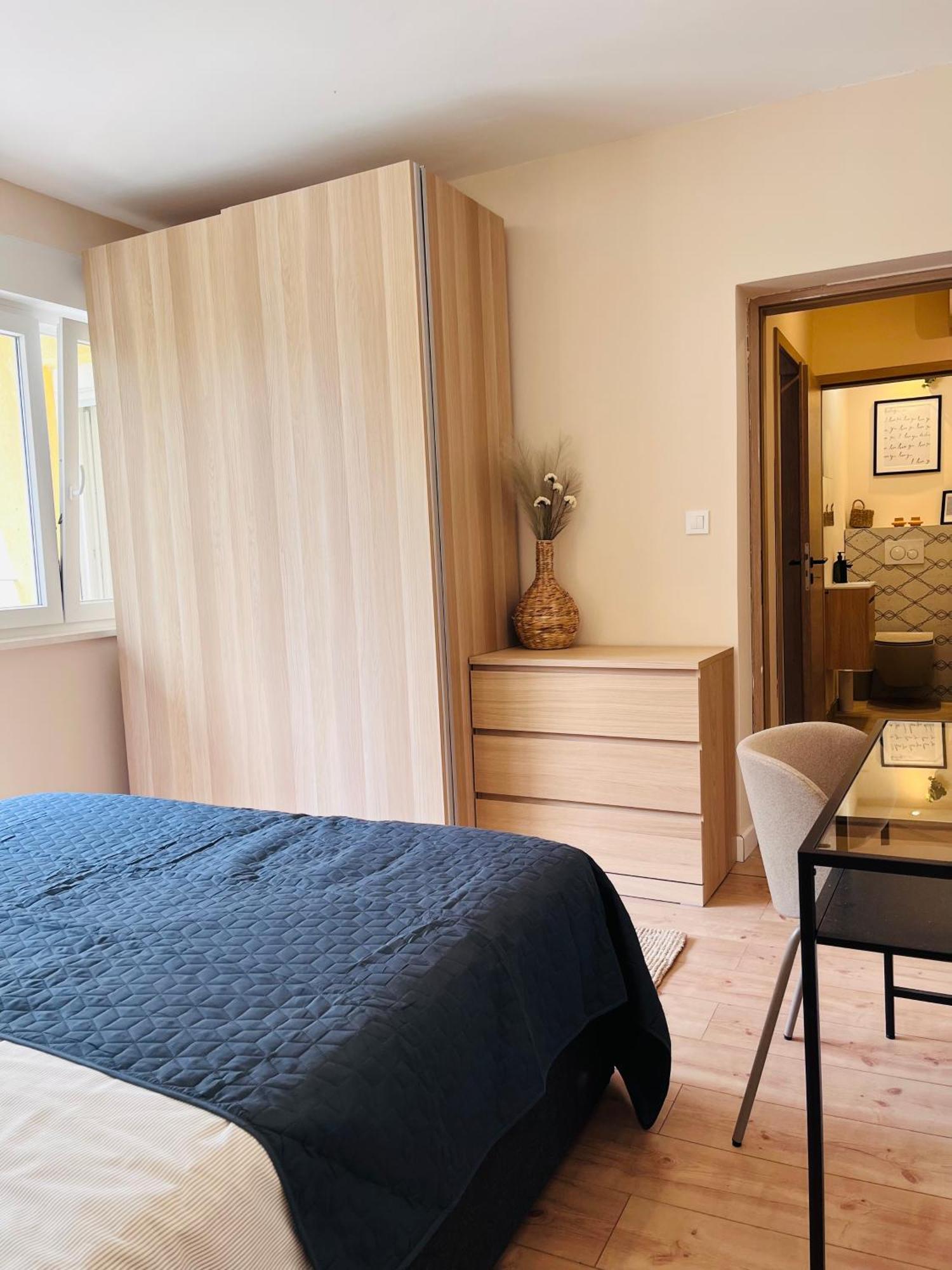 King's Square - Free Parking Apartment