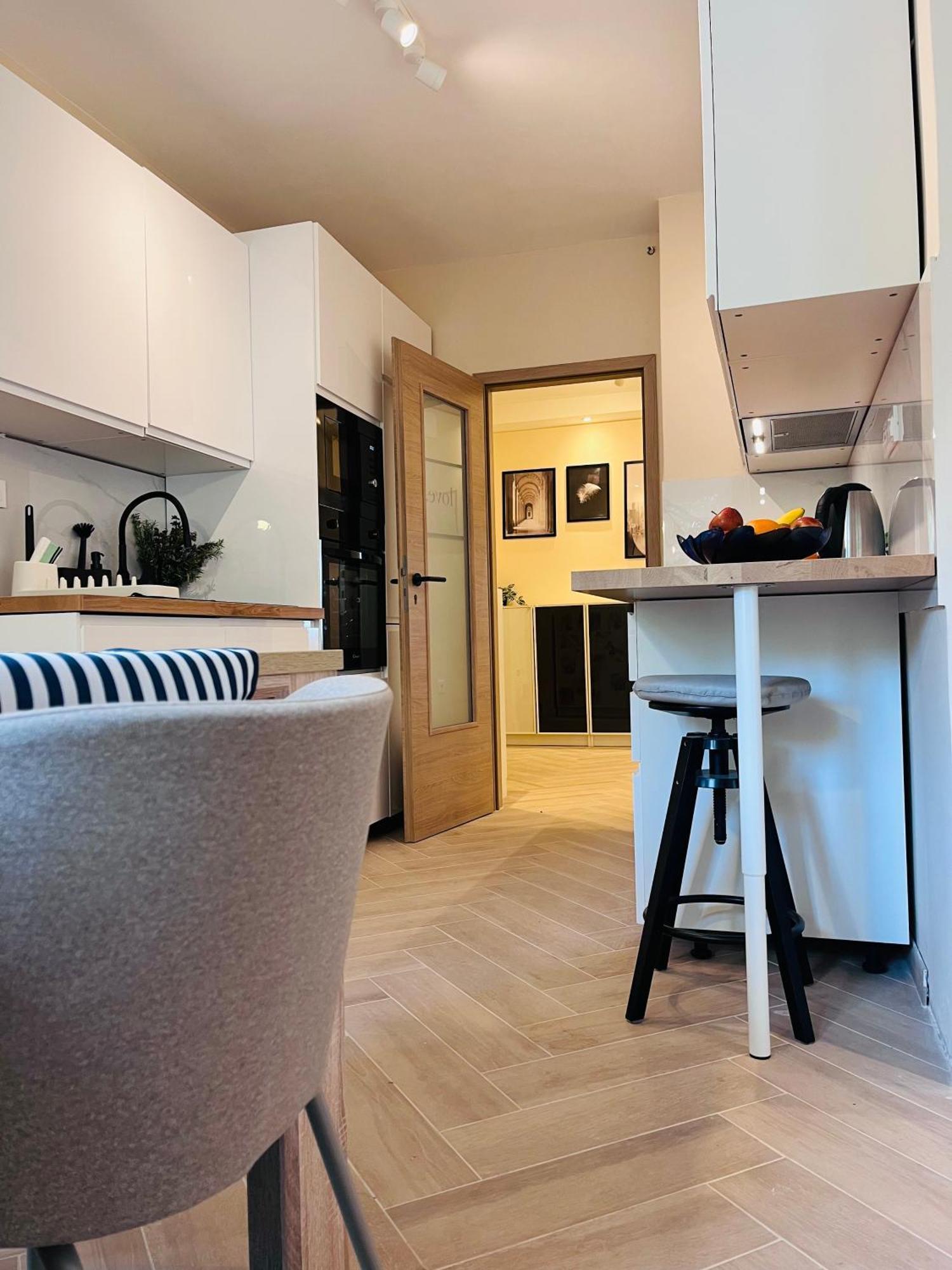 Apartment King's Square - Free Parking